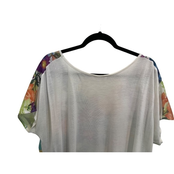 DRESSBARN Plus Size Cap Sleeve Hawaiian Floral Polyester Round Neck Top Size 1X - Picture 5 of 5